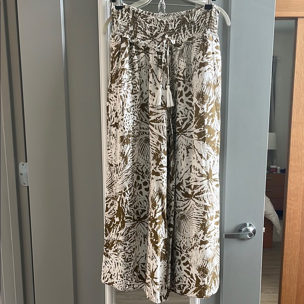 Women's Olive and White Patterned Pants